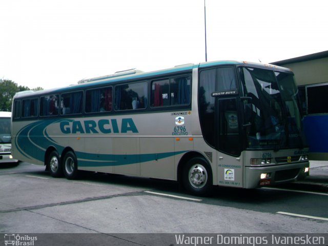 Viação Garcia 6796 na cidade de Curitiba, Paraná, Brasil, por Wagner Domingos Ivanesken. Número da foto: #897322.
