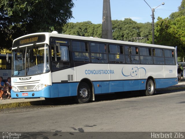 Viação Nossa Senhora Conquistadora 229 na cidade de Pelotas, Rio Grande do Sul, Brasil, por Herbert Zils. Número da foto: #899314.