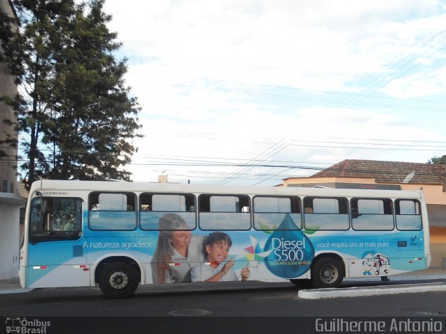 Vera Cruz Transporte e Turismo 1950 na cidade de Araxá, Minas Gerais, Brasil, por Guilherme Antonio. Número da foto: #901637.