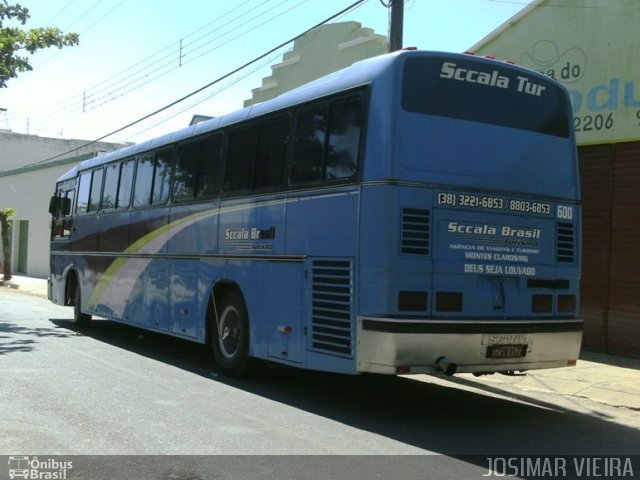 Ônibus Particulares 600 na cidade de Curvelo, Minas Gerais, Brasil, por Josimar Vieira. Número da foto: #901162.