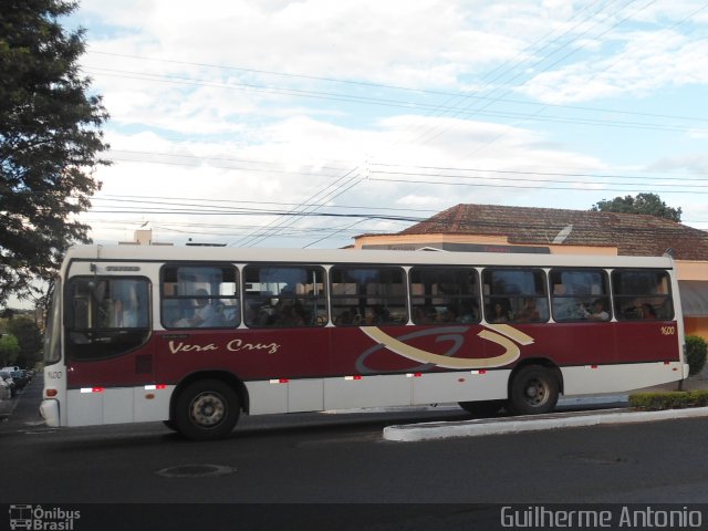 Vera Cruz Transporte e Turismo 1600 na cidade de Araxá, Minas Gerais, Brasil, por Guilherme Antonio. Número da foto: #901638.