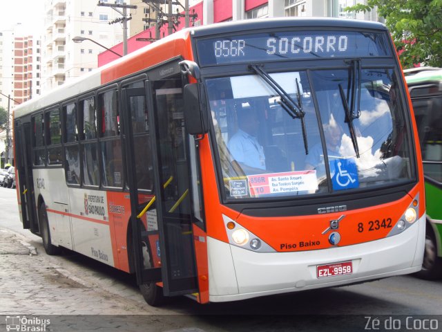 Viação Gato Preto 8 2342 na cidade de São Paulo, São Paulo, Brasil, por Joel Mariano de Souza. Número da foto: #947706.