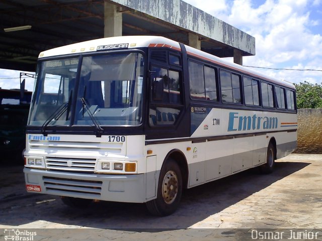 Emtram 1700 na cidade de Itaberaba, Bahia, Brasil, por Osmar Junior. Número da foto: #966506.