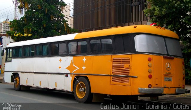 Ônibus Particulares 3351 na cidade de Goiânia, Goiás, Brasil, por Carlos Júnior. ID da foto: 972529.