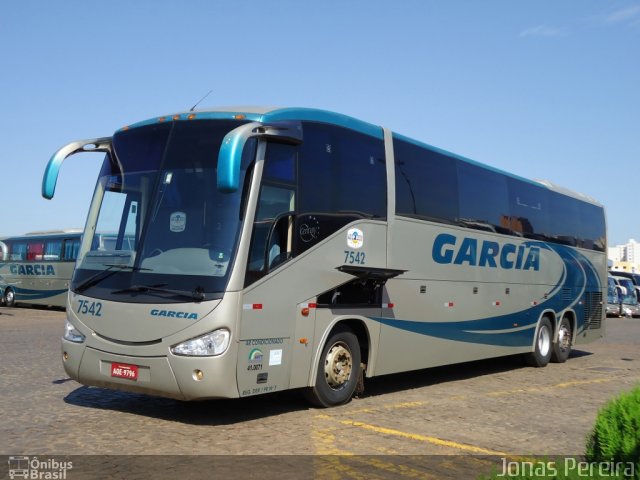 Viação Garcia 7542 na cidade de Londrina, Paraná, Brasil, por Jonas Pereira. ID da foto: 977102.