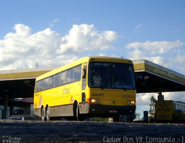 Viação Itapemirim 42037 na cidade de Vitória da Conquista, Bahia, Brasil, por Cleber Bus. Número da foto: #984827.