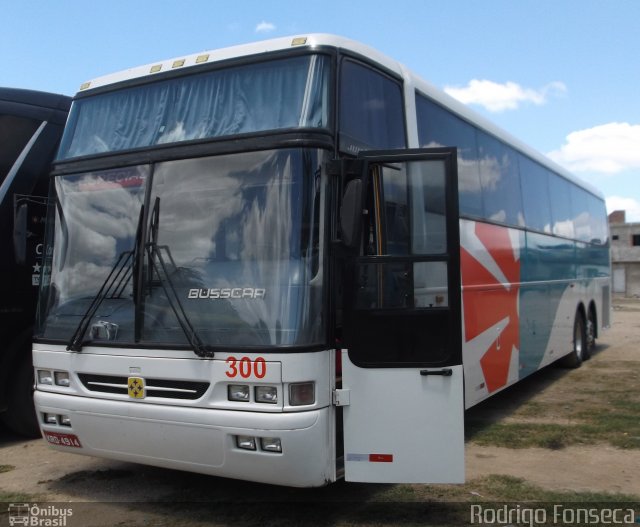 Ônibus Particulares Ex-1001 9852 (RJ) na cidade de Caruaru, Pernambuco, Brasil, por Rodrigo Fonseca. ID da foto: 985066.