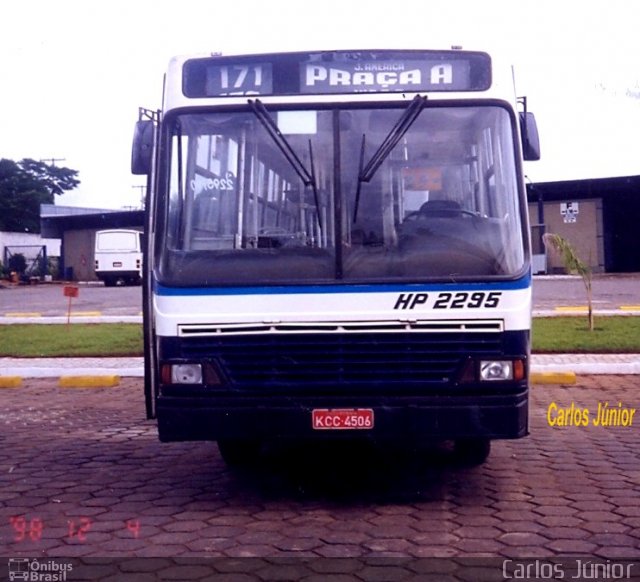 HP Transportes Coletivos 2295 na cidade de Goiânia, Goiás, Brasil, por Carlos Júnior. ID da foto: 987162.