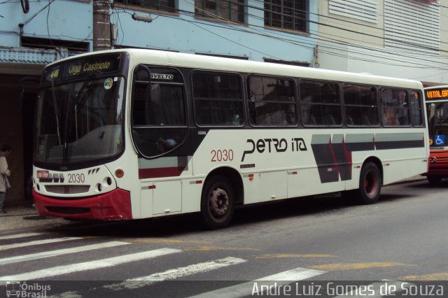 Petro Ita Transportes Coletivos de Passageiros 2030 na cidade de Petrópolis, Rio de Janeiro, Brasil, por André Luiz Gomes de Souza. ID da foto: 993313.