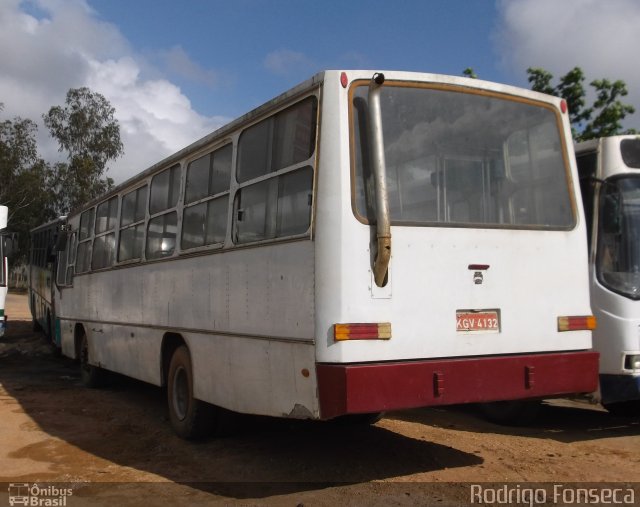 Ônibus Particulares 4132 na cidade de Quipapá, Pernambuco, Brasil, por Rodrigo Fonseca. Número da foto: #1000701.