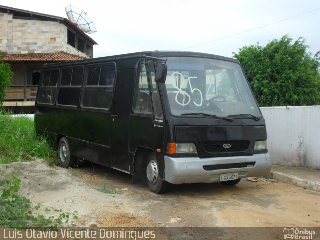 Ônibus Particulares 3071 na cidade de Itaperuna, Rio de Janeiro, Brasil, por Luis Otávio Vicente Domingues. ID da foto: 1002525.