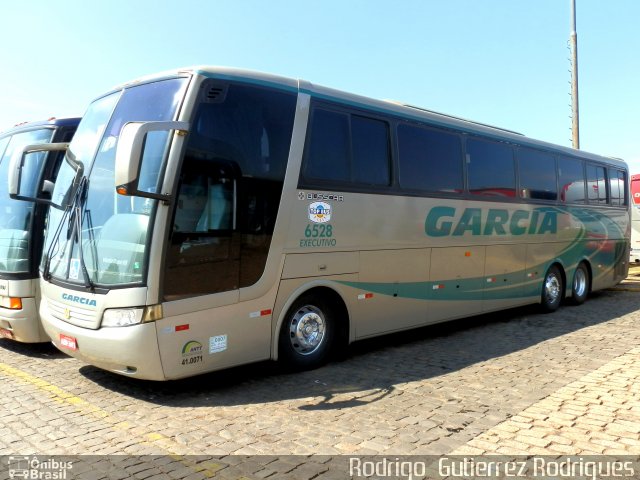 Viação Garcia 6528 na cidade de Londrina, Paraná, Brasil, por Rodrigo  Gutierrez Rodrigues. Número da foto: #1001102.