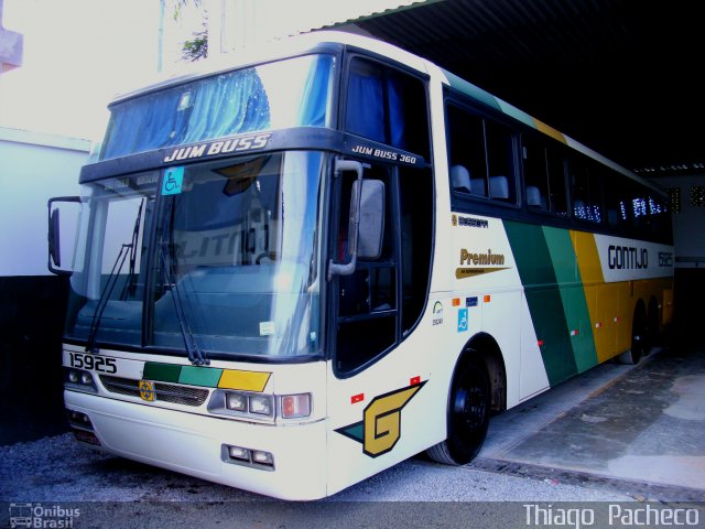 Empresa Gontijo de Transportes 15925 na cidade de Januária, Minas Gerais, Brasil, por Thiago  Pacheco. Número da foto: #1003128.