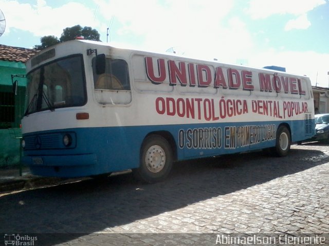 Ônibus Particulares  na cidade de Atalaia, Alagoas, Brasil, por Abimaelson Clemente. Número da foto: #1004841.