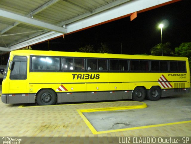 Viação Itapemirim 30087 na cidade de Queluz, São Paulo, Brasil, por Luiz Claudio . Número da foto: #952663.