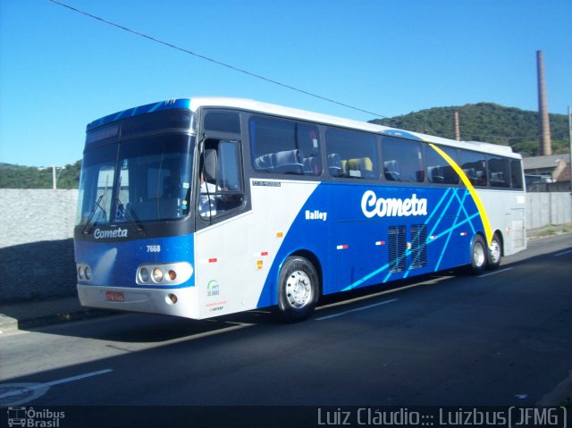 Viação Cometa 7668 na cidade de Juiz de Fora, Minas Gerais, Brasil, por Luiz Krolman. ID da foto: 956010.