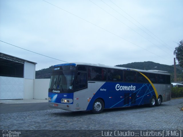 Viação Cometa 7677 na cidade de Juiz de Fora, Minas Gerais, Brasil, por Luiz Krolman. ID da foto: 956337.