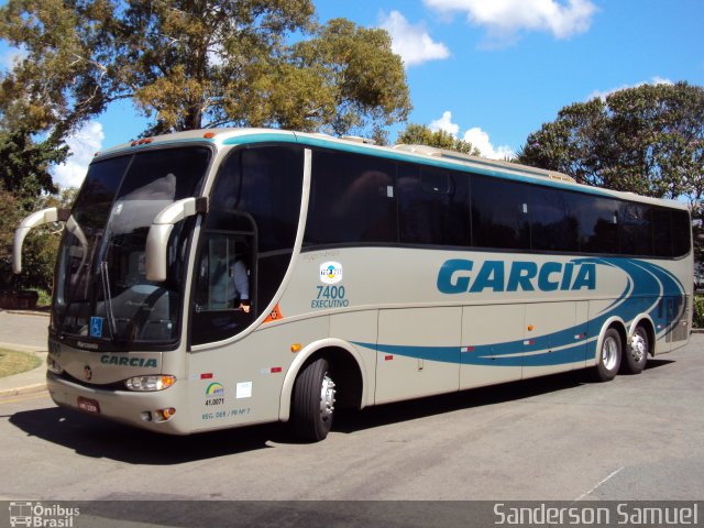 Viação Garcia 7400 na cidade de Curitiba, Paraná, Brasil, por Sanderson Samuel. Número da foto: #961205.