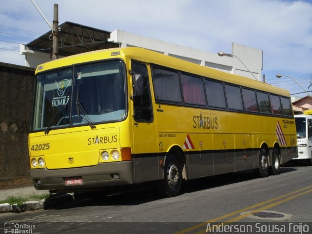 Viação Itapemirim 42025 na cidade de Macaé, Rio de Janeiro, Brasil, por Anderson Sousa Feijó. ID da foto: 963594.