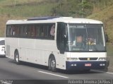 Ônibus Particulares 8817 na cidade de Santa Isabel, São Paulo, Brasil, por Roberto Teixeira. Número da foto: #:id.