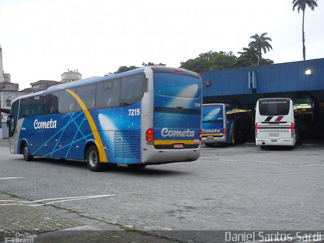 Viação Cometa 7215 na cidade de Santos, São Paulo, Brasil, por Daniel Santos Sardi. Número da foto: #1006086.