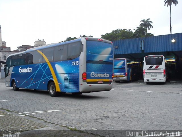 Viação Cometa 7215 na cidade de Santos, São Paulo, Brasil, por Daniel Santos Sardi. ID da foto: 1006086.