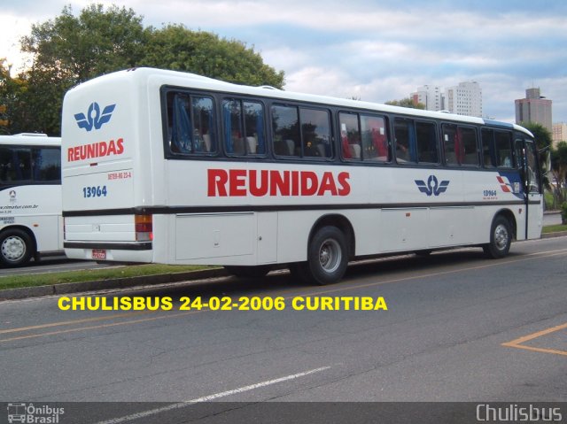 Reunidas Transportes Coletivos 13964 na cidade de Curitiba, Paraná, Brasil, por Paulo Roberto Chulis. Número da foto: #1027364.