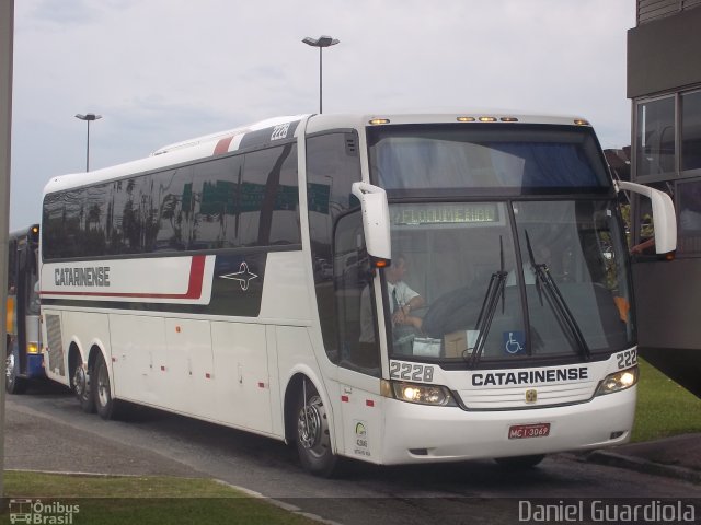 Auto Viação Catarinense 2228 na cidade de Florianópolis, Santa Catarina, Brasil, por Daniel Guardiola. Número da foto: #1030460.