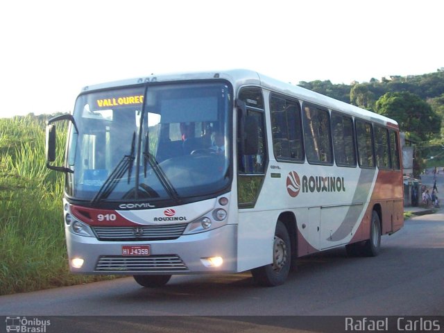 Rouxinol 910 na cidade de Ibirité, Minas Gerais, Brasil, por Rafael  Carlos. Número da foto: #1034282.