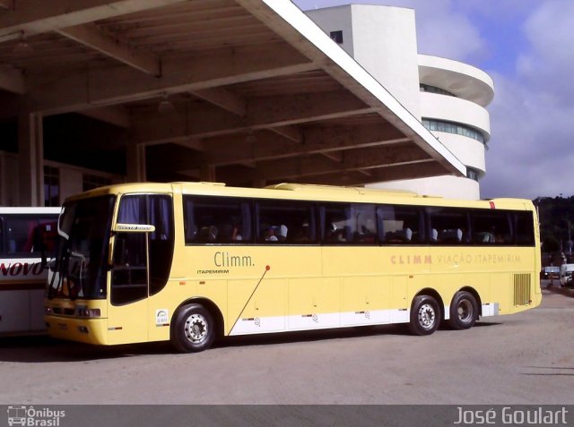 Viação Itapemirim 44047 na cidade de Muriaé, Minas Gerais, Brasil, por José Goulart. Número da foto: #1037184.