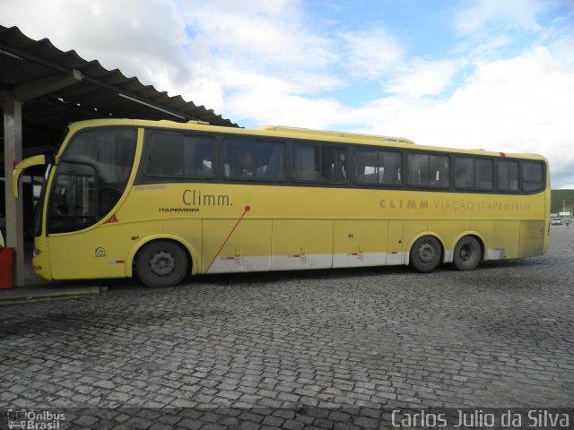 Viação Itapemirim 8011 na cidade de Casimiro de Abreu, Rio de Janeiro, Brasil, por Carlos Julio. ID da foto: 1036894.