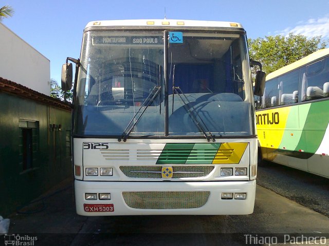 Empresa Gontijo de Transportes 3125 na cidade de Januária, Minas Gerais, Brasil, por Thiago  Pacheco. Número da foto: #1038574.