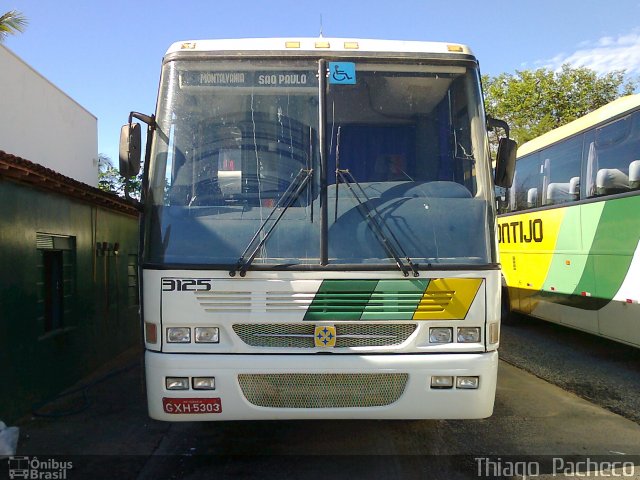 Empresa Gontijo de Transportes 3125 na cidade de Januária, Minas Gerais, Brasil, por Thiago  Pacheco. ID da foto: 1038574.