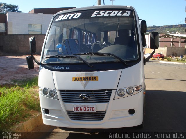 Auto-Escola Jurandir 0570 na cidade de João Monlevade, Minas Gerais, Brasil, por Antonio Carlos Fernandes. Número da foto: #1041742.
