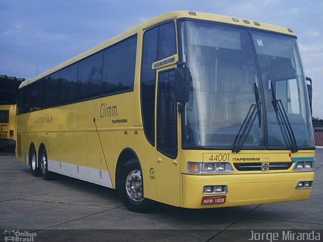 Viação Itapemirim 44001 na cidade de Guará, Distrito Federal, Brasil, por Jorge Miranda. Número da foto: #1044354.