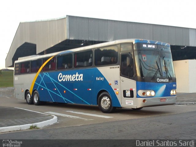 Viação Cometa 7670 na cidade de Praia Grande, São Paulo, Brasil, por Daniel Santos Sardi. Número da foto: #1047727.