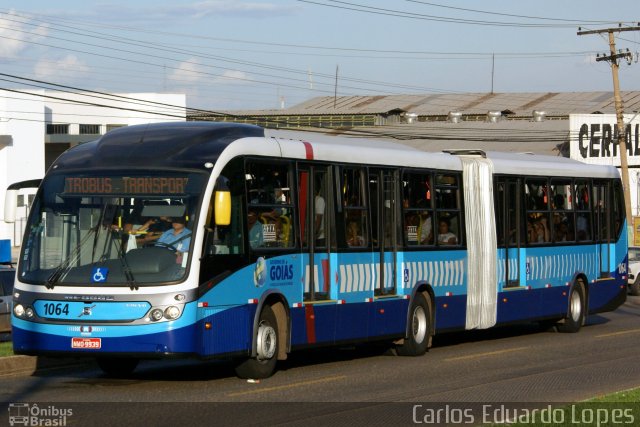 Metrobus 1064 na cidade de Goiânia, Goiás, Brasil, por Carlos Eduardo Lopes. ID da foto: 1048487.