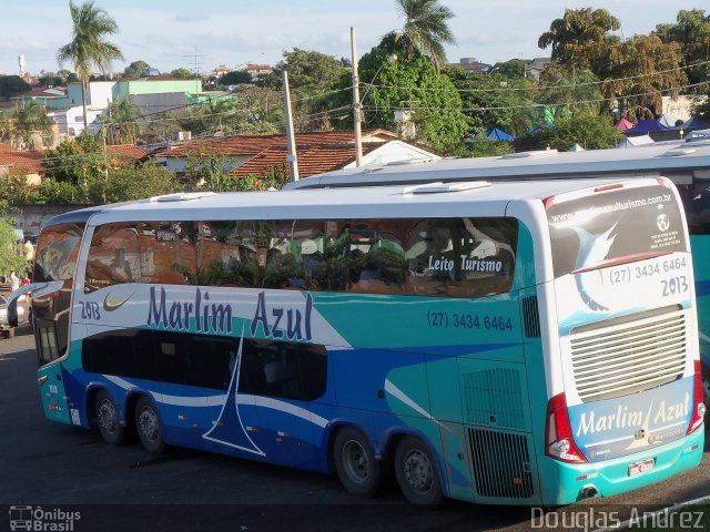 Marlim Azul Turismo 2013 na cidade de Trindade, Goiás, Brasil, por Douglas Andrez. ID da foto: 1052241.