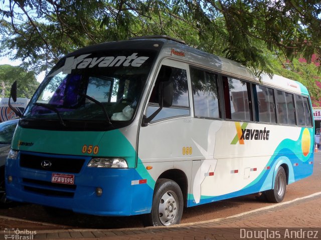 Viação Xavante 050 na cidade de Trindade, Goiás, Brasil, por Douglas Andrez. Número da foto: #1052187.