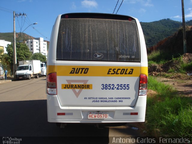 Auto-Escola Jurandir 0570 na cidade de João Monlevade, Minas Gerais, Brasil, por Antonio Carlos Fernandes. Número da foto: #1053093.