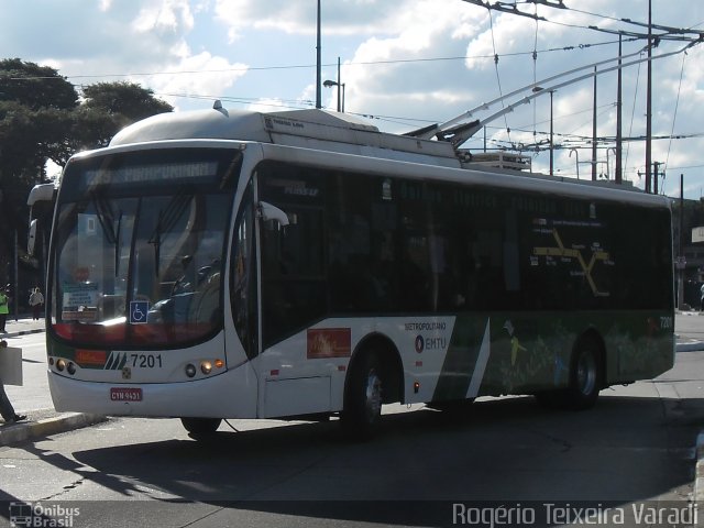 Metra - Sistema Metropolitano de Transporte 7201 na cidade de São Paulo, São Paulo, Brasil, por Rogério Teixeira Varadi. Número da foto: #1056407.