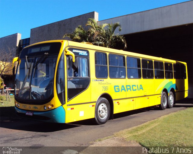 Viação Garcia 7961 na cidade de Apucarana, Paraná, Brasil, por Cristiano Soares da Silva. ID da foto: 1059709.