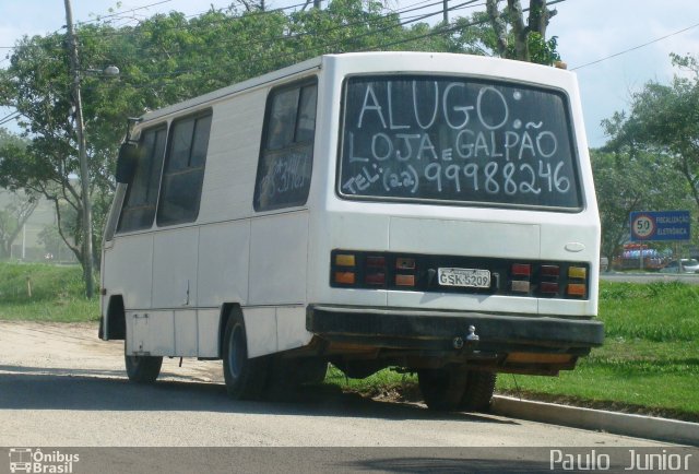 Ônibus Particulares 5209 na cidade de Rio das Ostras, Rio de Janeiro, Brasil, por Paulo  Junior. Número da foto: #1058672.