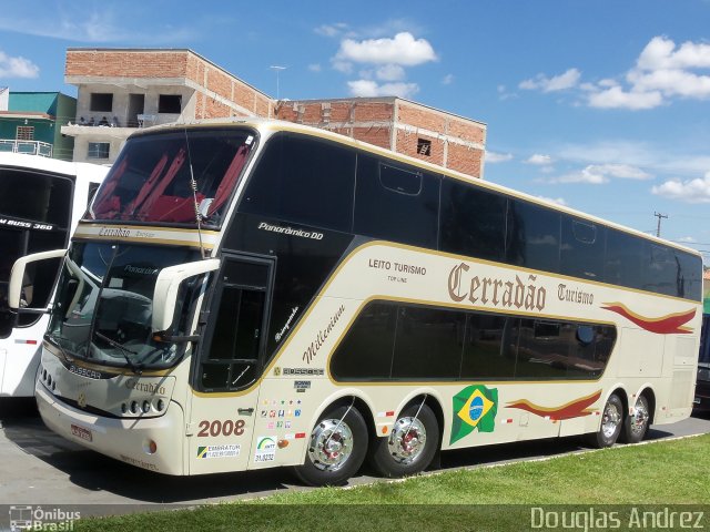 Cerradão Turismo 2008 na cidade de Trindade, Goiás, Brasil, por Douglas Andrez. Número da foto: #1017718.