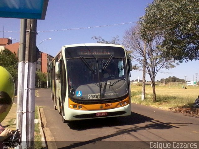 Empresa Circular de Marília 5075 na cidade de Marília, São Paulo, Brasil, por Caique Cazares. ID da foto: 1021993.