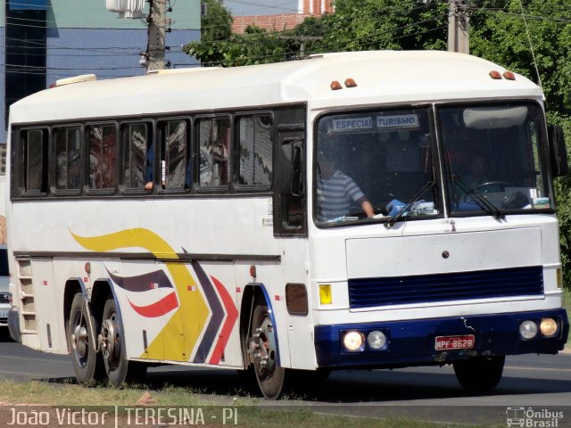 Ônibus Particulares 8628 na cidade de Teresina, Piauí, Brasil, por João Victor. Número da foto: #1083586.