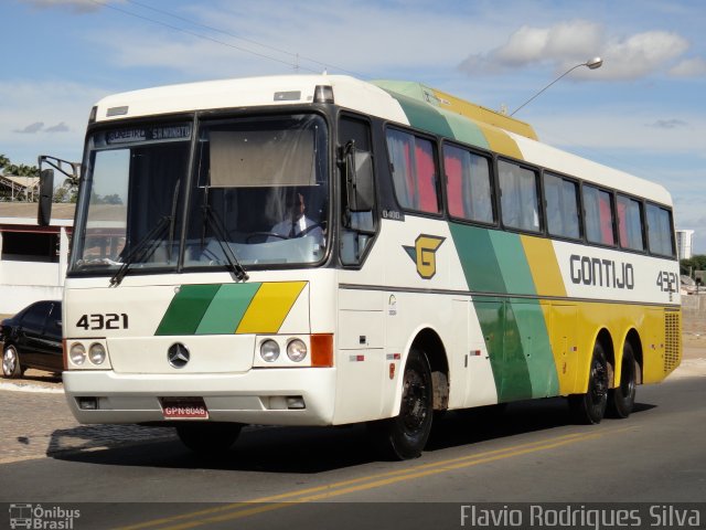 Empresa Gontijo de Transportes 4321 na cidade de Petrolina, Pernambuco, Brasil, por Flavio Rodrigues Silva. ID da foto: 1083872.