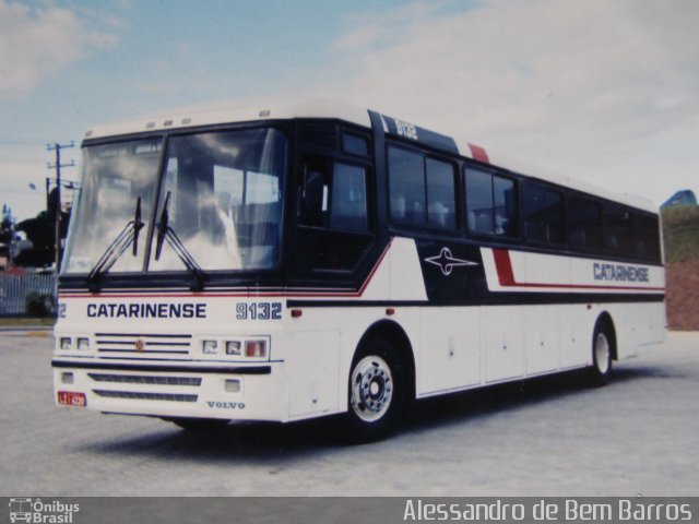 Auto Viação Catarinense 9132 na cidade de Florianópolis, Santa Catarina, Brasil, por Alessandro de Bem Barros. Número da foto: #1098205.