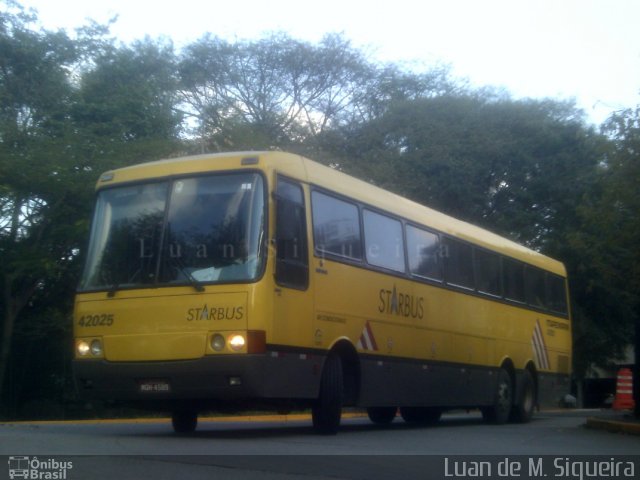 Viação Itapemirim 42025 na cidade de São Paulo, São Paulo, Brasil, por Luan de M.  Siqueira. Número da foto: #1096225.