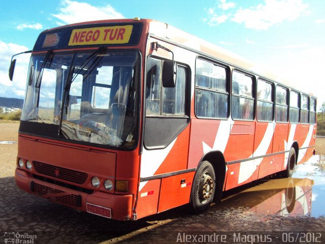 Nego Tur 841 na cidade de Nova Serrana, Minas Gerais, Brasil, por Alexandre  Magnus. Número da foto: #1106736.